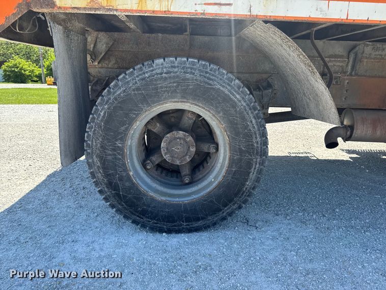 image for item ER0497 1990 International 4900 dump truck