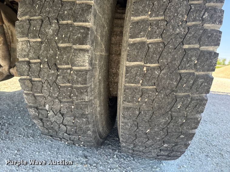 image for item ER0497 1990 International 4900 dump truck