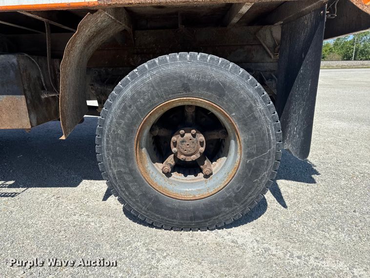 image for item ER0497 1990 International 4900 dump truck