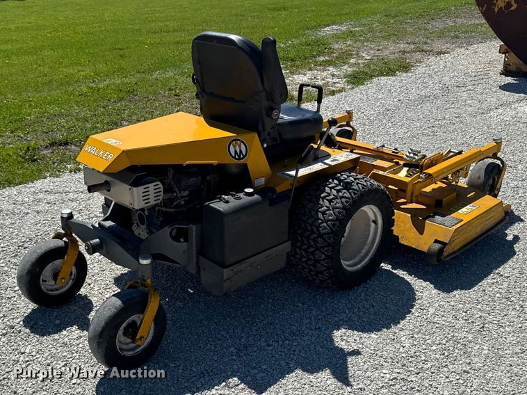 image for item ER0499 2016 Walker H27i ZTR lawn mower