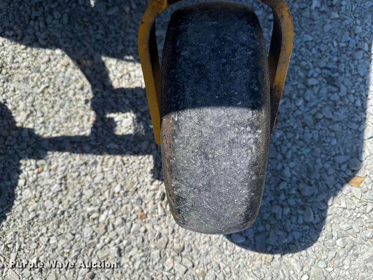 image for item ER0499 2016 Walker H27i ZTR lawn mower
