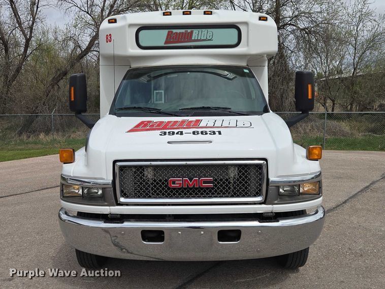 image for item ER1510 2008 GMC Glaval C4500 shuttle bus
