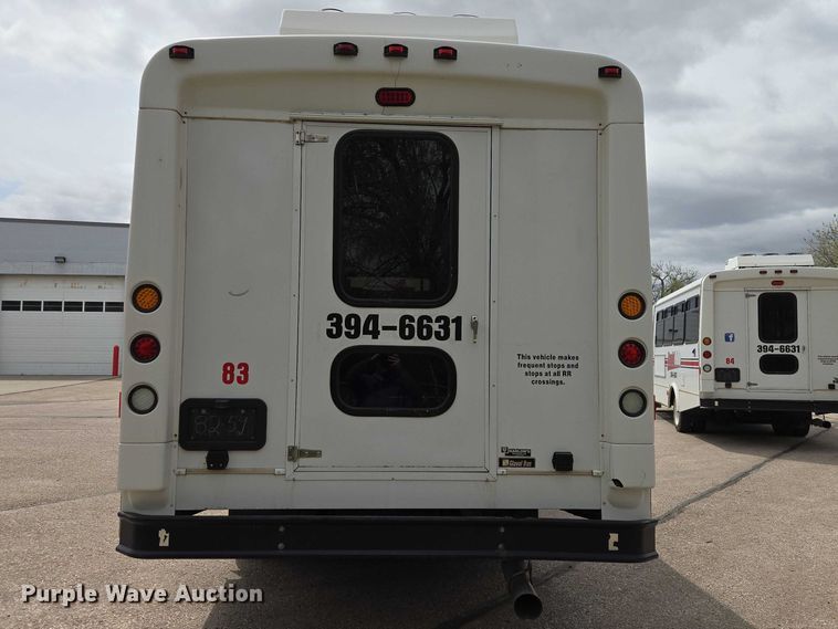 image for item ER1510 2008 GMC Glaval C4500 shuttle bus