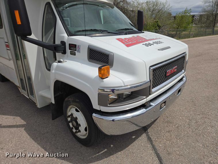 image for item ER1510 2008 GMC Glaval C4500 shuttle bus