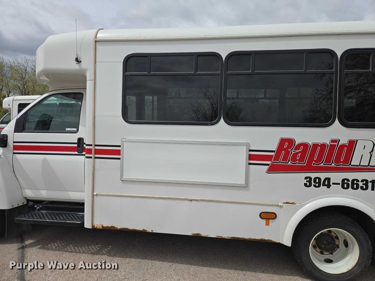 image for item ER1510 2008 GMC Glaval C4500 shuttle bus