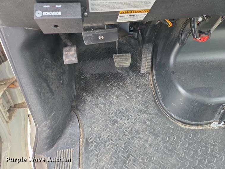 image for item ER1510 2008 GMC Glaval C4500 shuttle bus