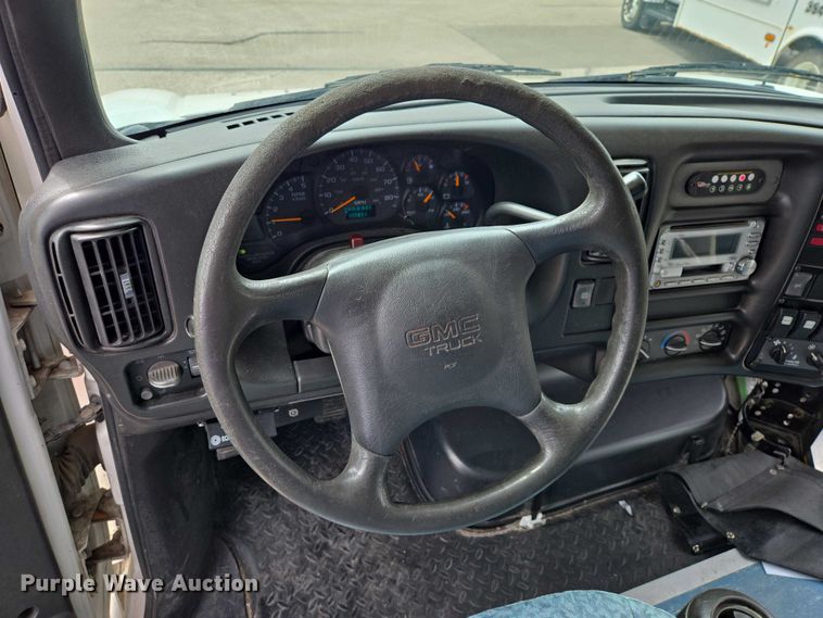image for item ER1510 2008 GMC Glaval C4500 shuttle bus