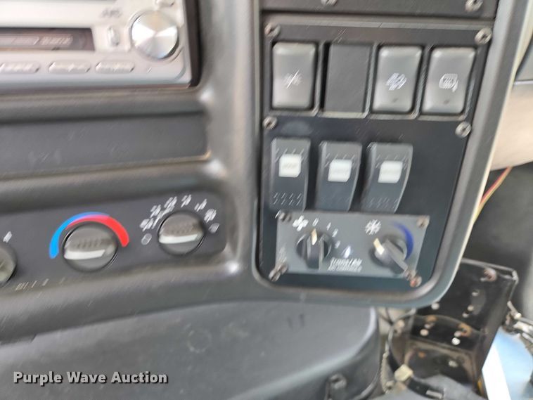 image for item ER1510 2008 GMC Glaval C4500 shuttle bus