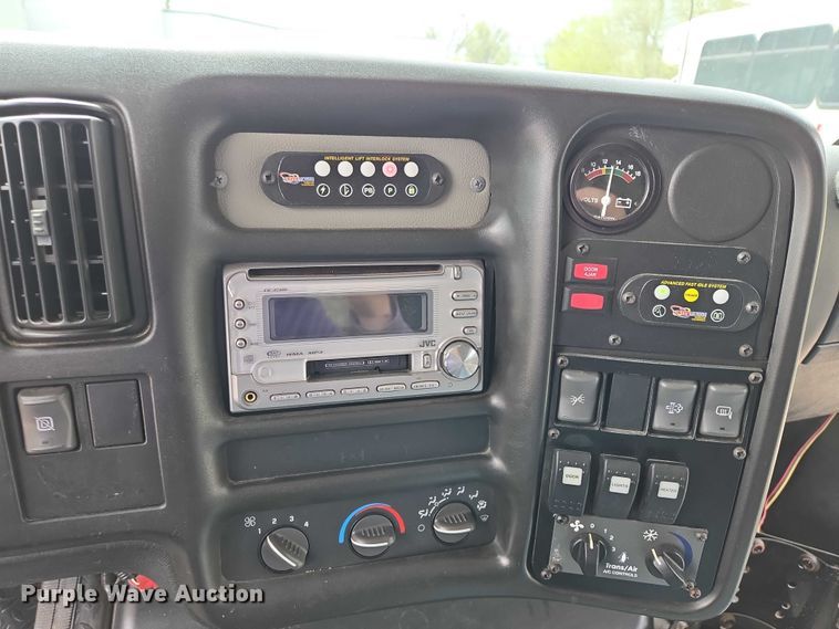 image for item ER1510 2008 GMC Glaval C4500 shuttle bus
