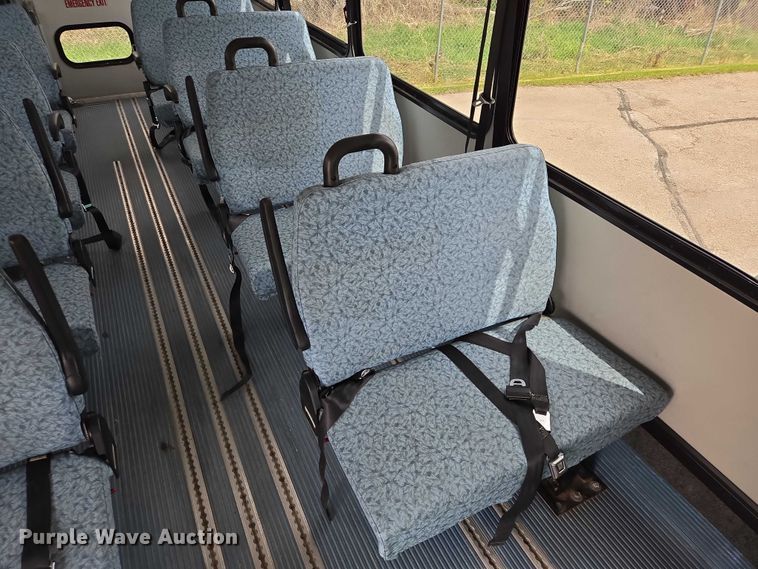 image for item ER1510 2008 GMC Glaval C4500 shuttle bus