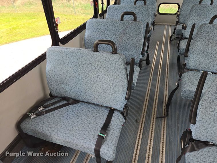 image for item ER1510 2008 GMC Glaval C4500 shuttle bus