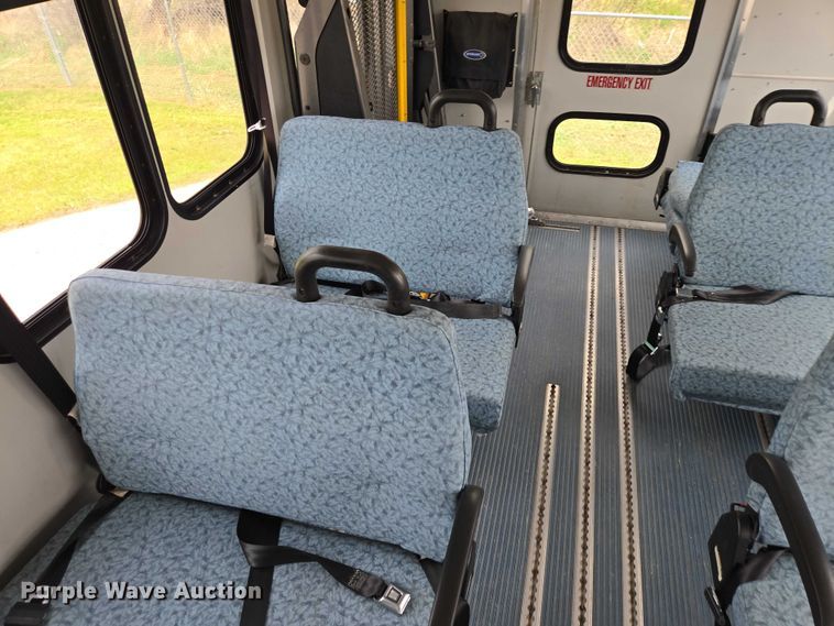 image for item ER1510 2008 GMC Glaval C4500 shuttle bus