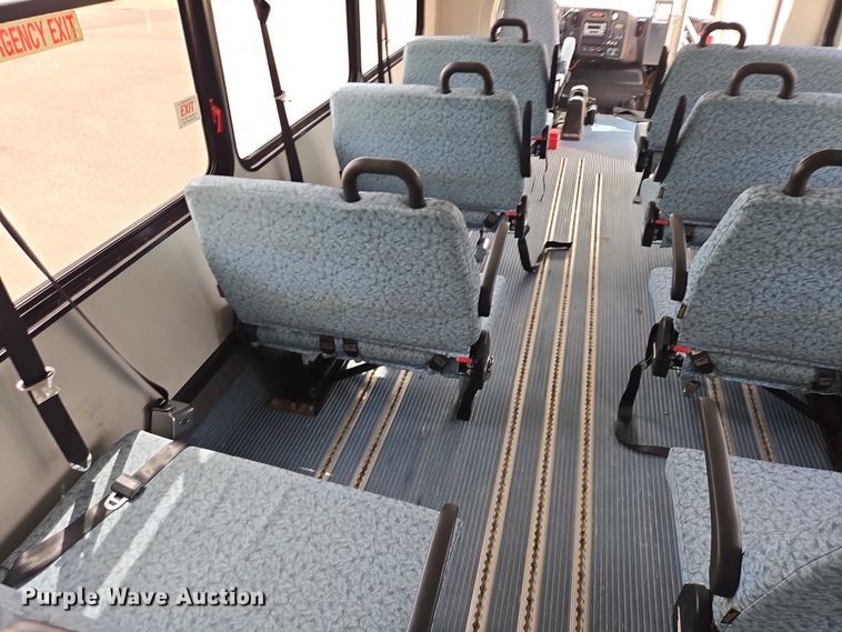 image for item ER1510 2008 GMC Glaval C4500 shuttle bus