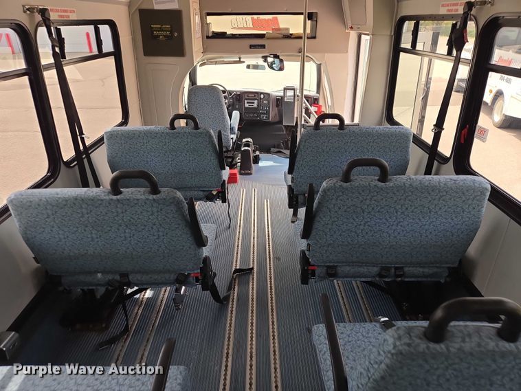 image for item ER1510 2008 GMC Glaval C4500 shuttle bus