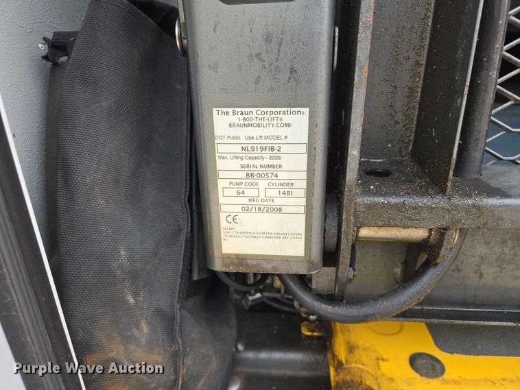 image for item ER1510 2008 GMC Glaval C4500 shuttle bus