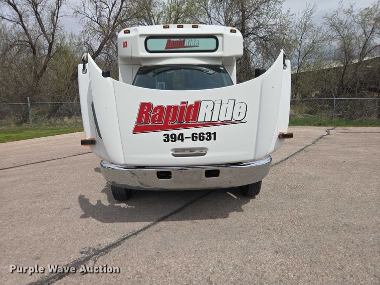 image for item ER1510 2008 GMC Glaval C4500 shuttle bus