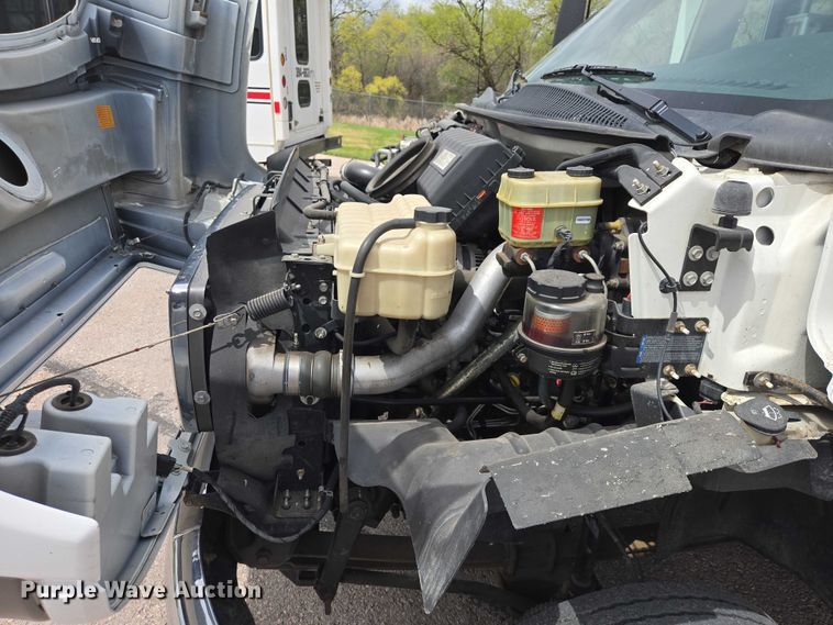 image for item ER1510 2008 GMC Glaval C4500 shuttle bus