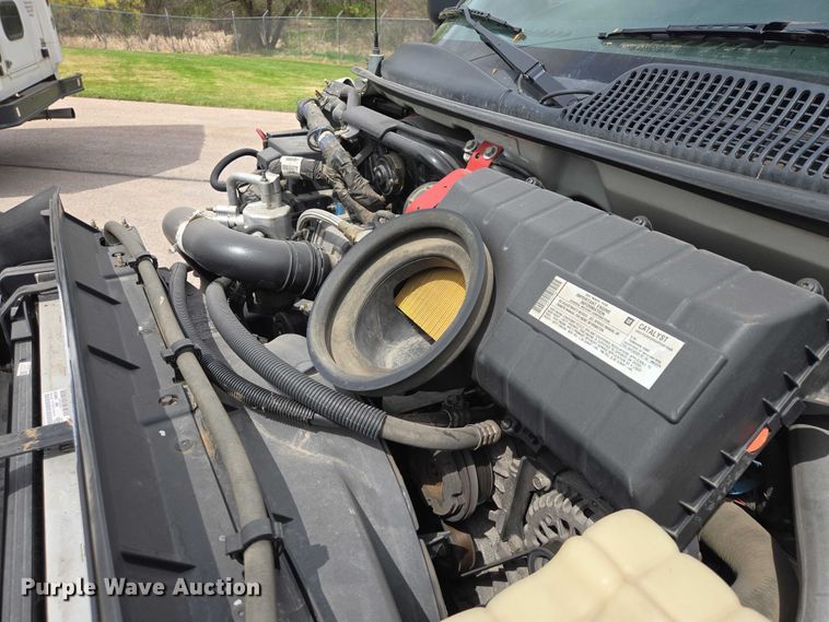 image for item ER1510 2008 GMC Glaval C4500 shuttle bus