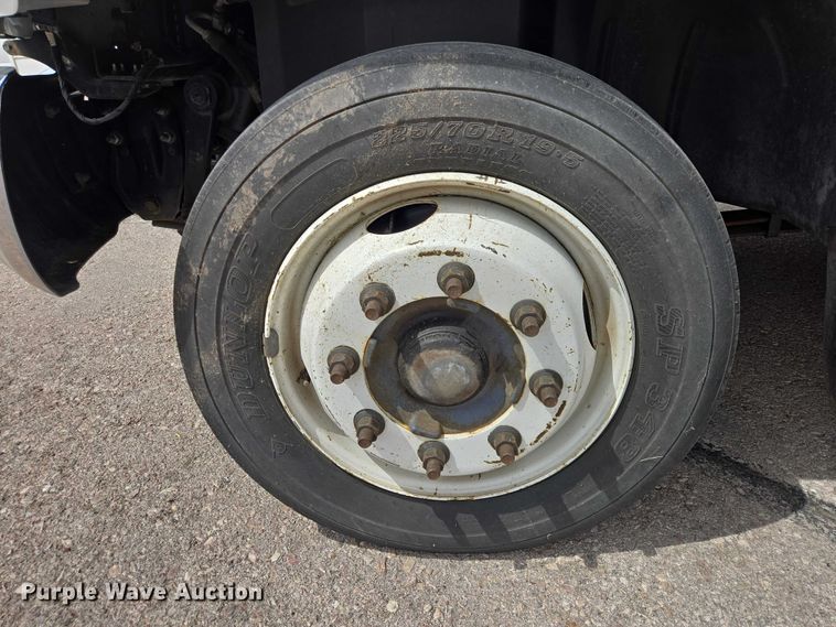 image for item ER1510 2008 GMC Glaval C4500 shuttle bus