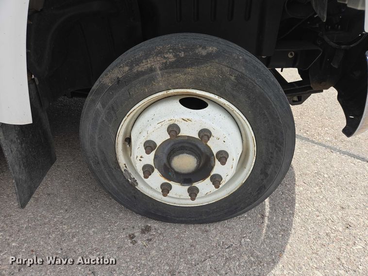 image for item ER1510 2008 GMC Glaval C4500 shuttle bus