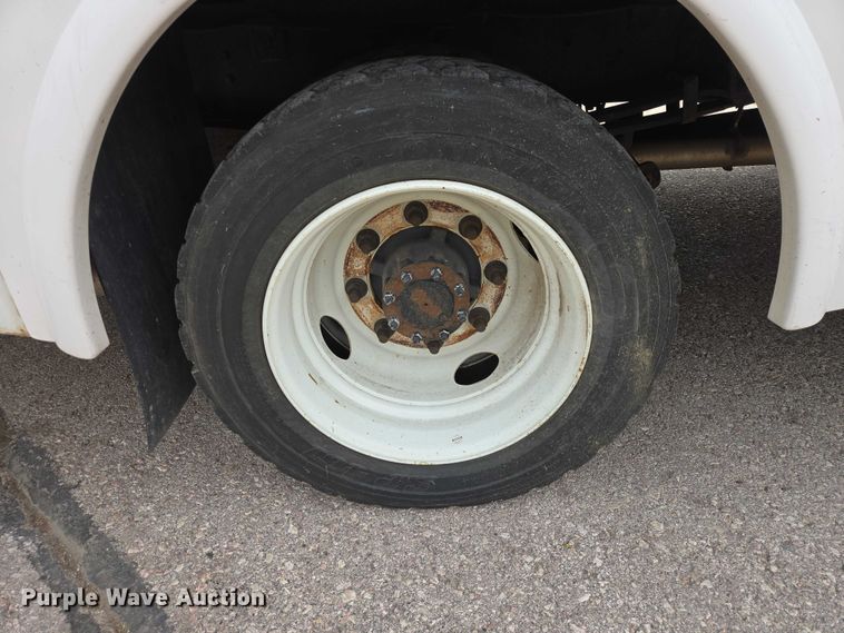 image for item ER1510 2008 GMC Glaval C4500 shuttle bus