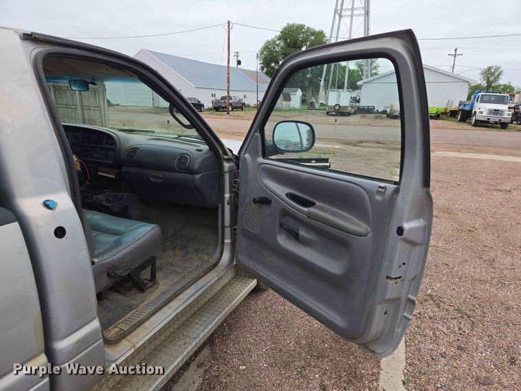 image for item ER1623 1998 Dodge Ram 1500 pickup truck