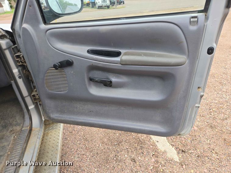 image for item ER1623 1998 Dodge Ram 1500 pickup truck