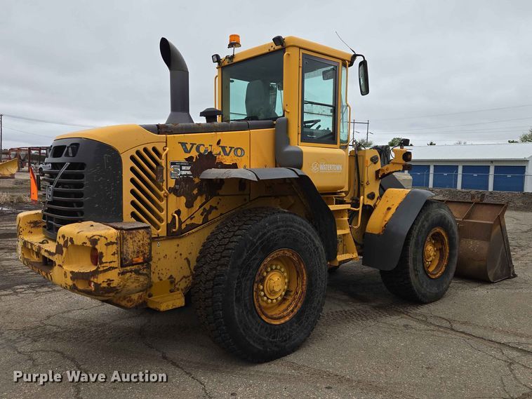 image for item ER1633 2004 Volvo L90E wheel loader