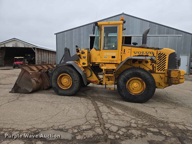image for item ER1633 2004 Volvo L90E wheel loader