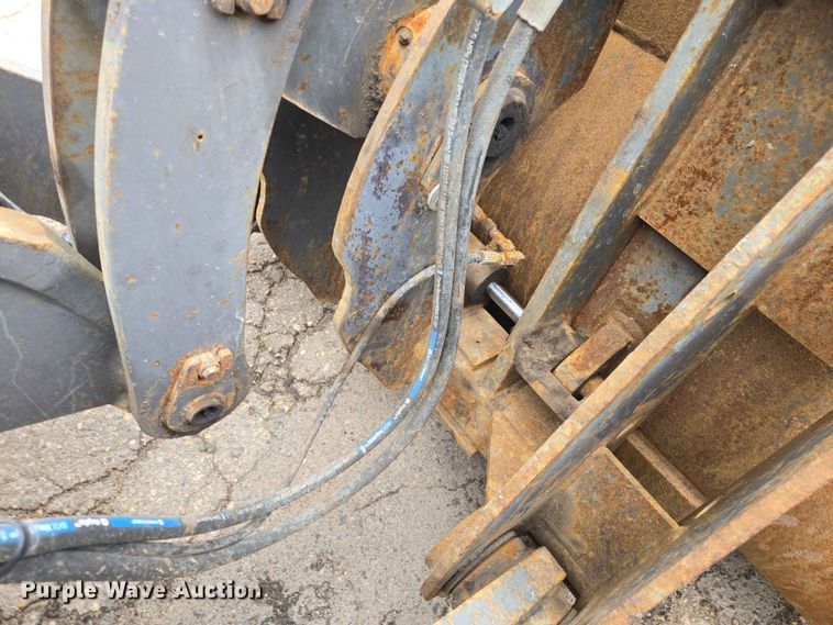 image for item ER1633 2004 Volvo L90E wheel loader