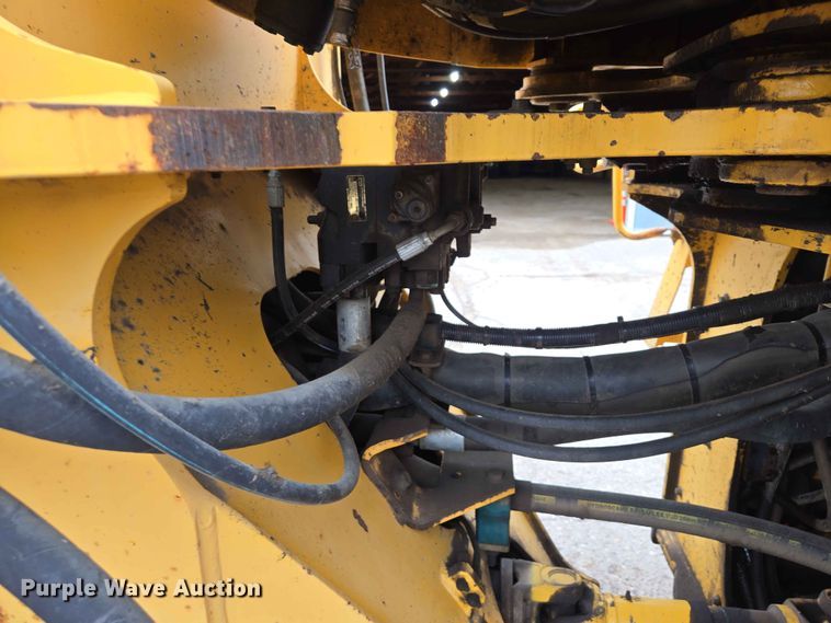 image for item ER1633 2004 Volvo L90E wheel loader