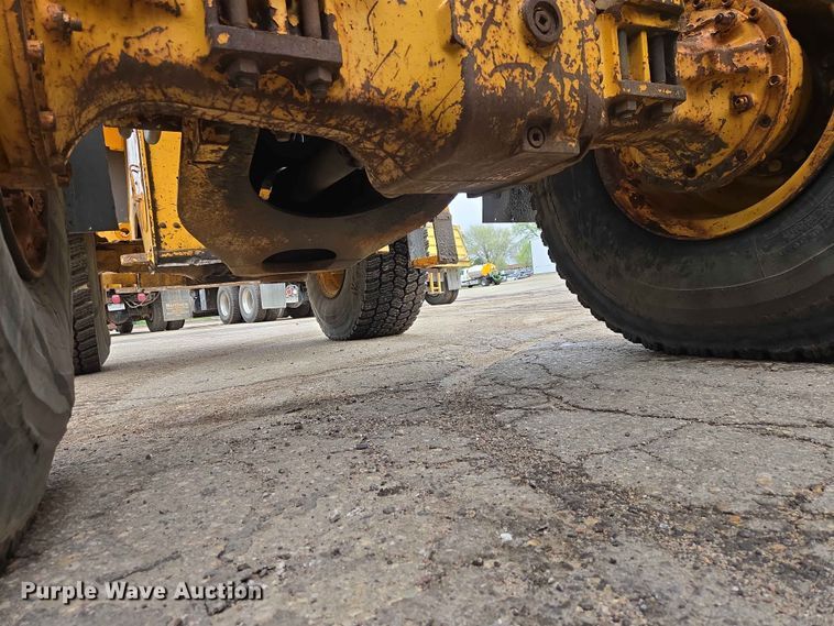 image for item ER1633 2004 Volvo L90E wheel loader