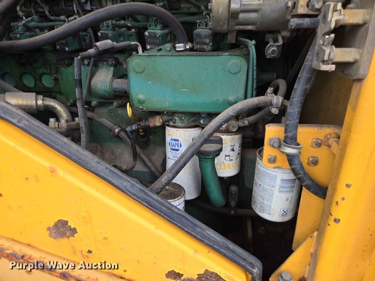 image for item ER1633 2004 Volvo L90E wheel loader