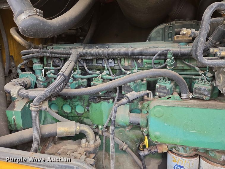 image for item ER1633 2004 Volvo L90E wheel loader