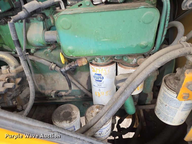 image for item ER1633 2004 Volvo L90E wheel loader