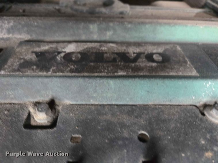 image for item ER1633 2004 Volvo L90E wheel loader