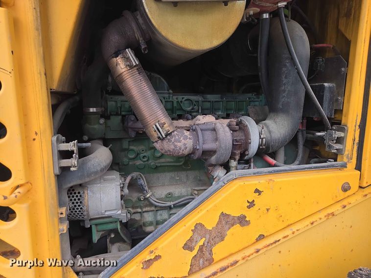 image for item ER1633 2004 Volvo L90E wheel loader