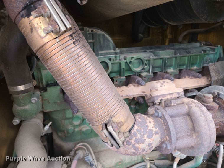 image for item ER1633 2004 Volvo L90E wheel loader