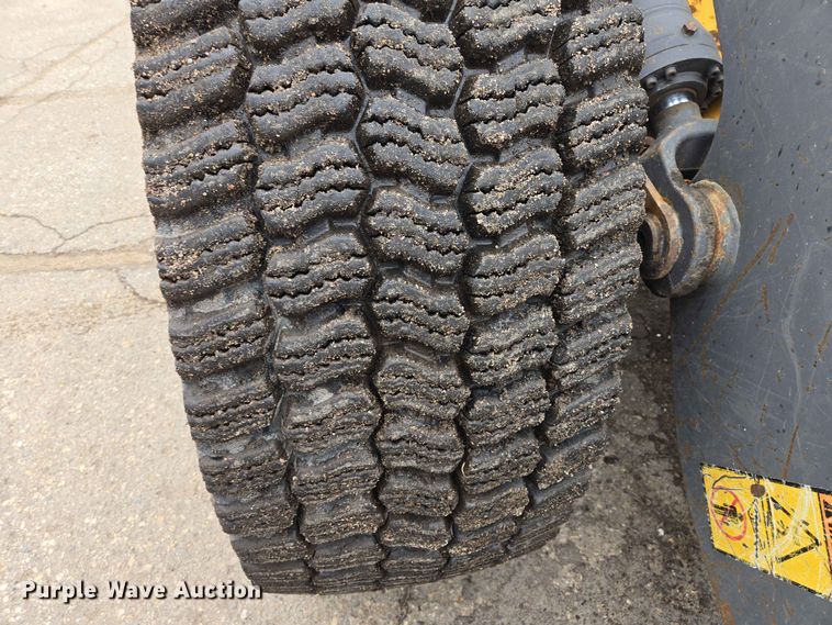 image for item ER1633 2004 Volvo L90E wheel loader