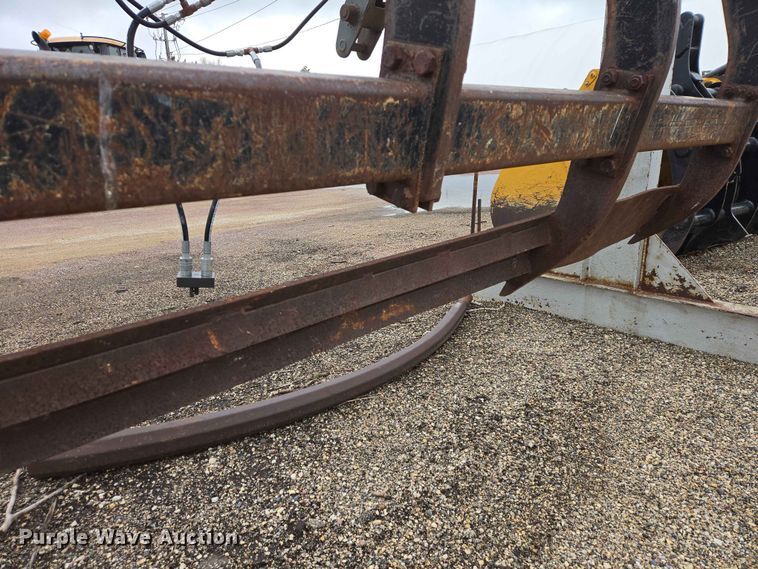 image for item ER1633 2004 Volvo L90E wheel loader