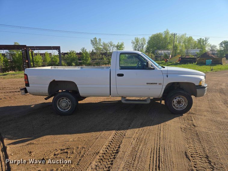 image for item ER1639 2001 Dodge Ram pickup truck