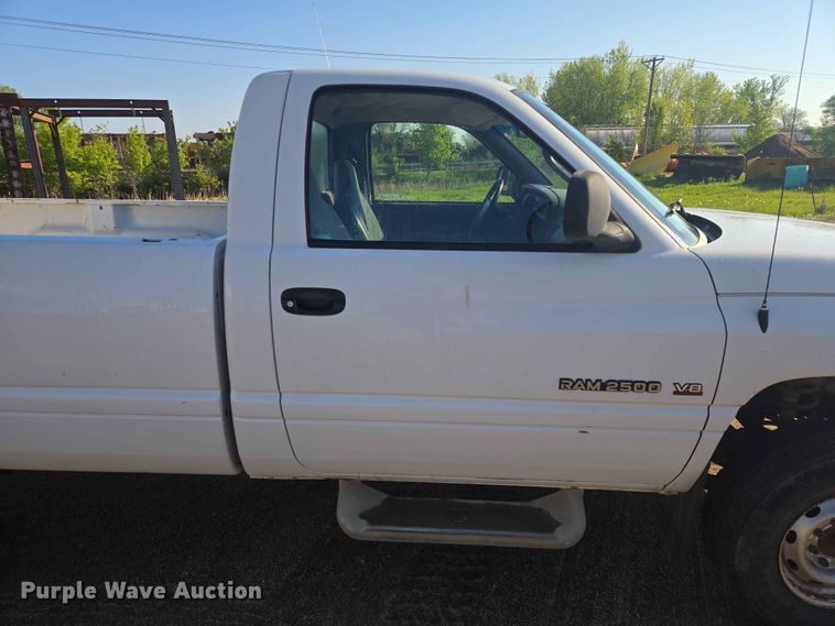 image for item ER1639 2001 Dodge Ram pickup truck