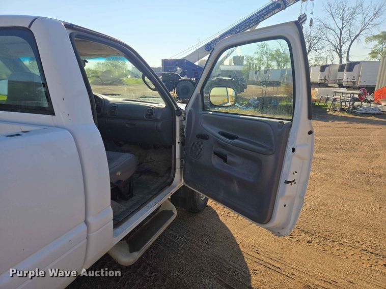 image for item ER1639 2001 Dodge Ram pickup truck