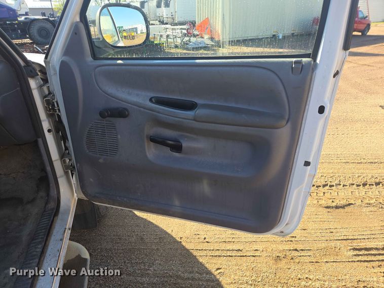 image for item ER1639 2001 Dodge Ram pickup truck
