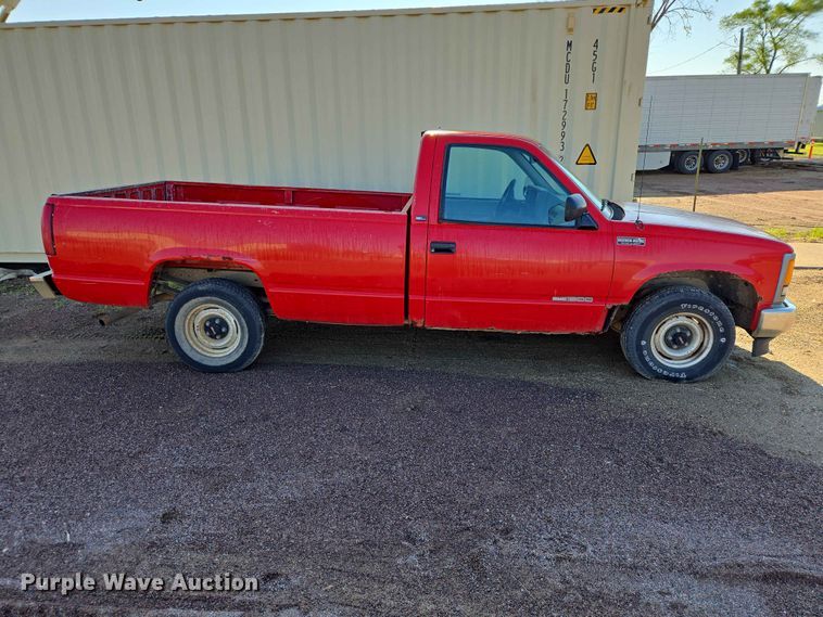 image for item ER1640 1994 GMC Sierra 1500 pickup truck