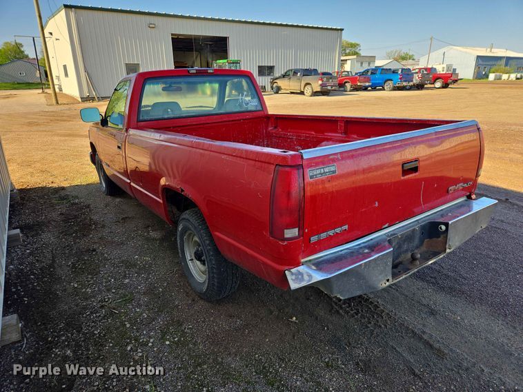 image for item ER1640 1994 GMC Sierra 1500 pickup truck