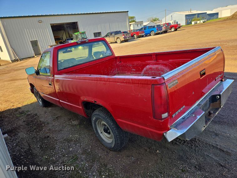 image for item ER1640 1994 GMC Sierra 1500 pickup truck