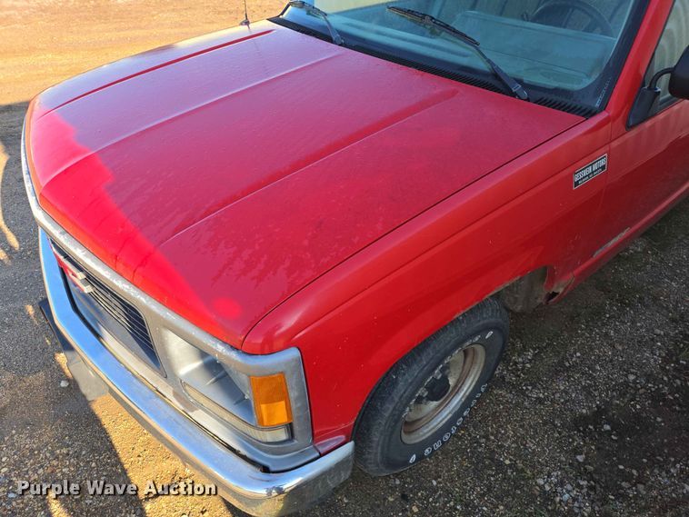 image for item ER1640 1994 GMC Sierra 1500 pickup truck