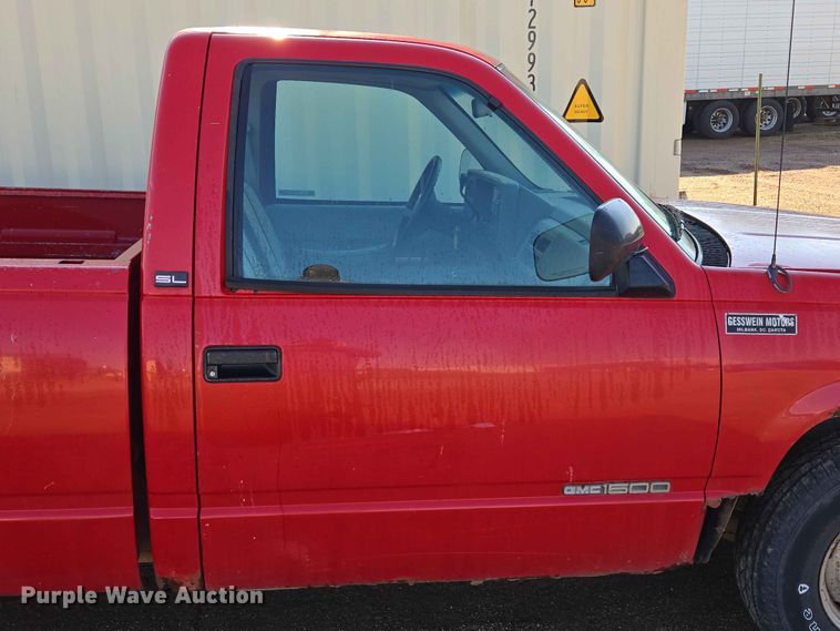 image for item ER1640 1994 GMC Sierra 1500 pickup truck