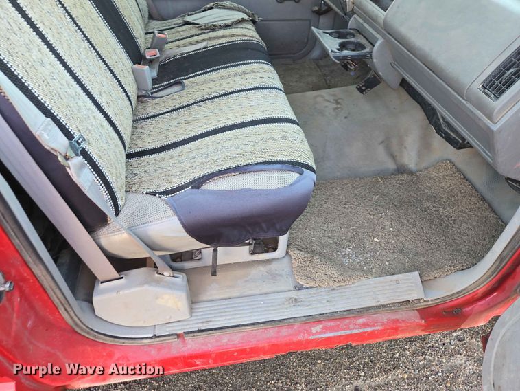 image for item ER1640 1994 GMC Sierra 1500 pickup truck